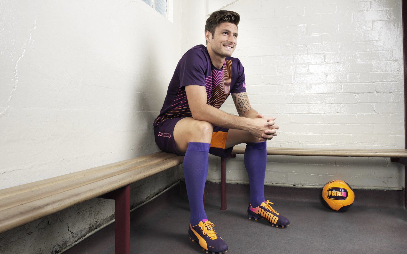 皇马边锋单挑突破成为得分关键，皇马套右边锋