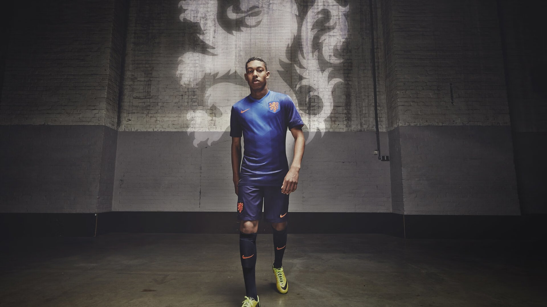 欧冠八强首回合：本菲卡3比2险胜阿贾克斯 “青训对决”进攻大于防守